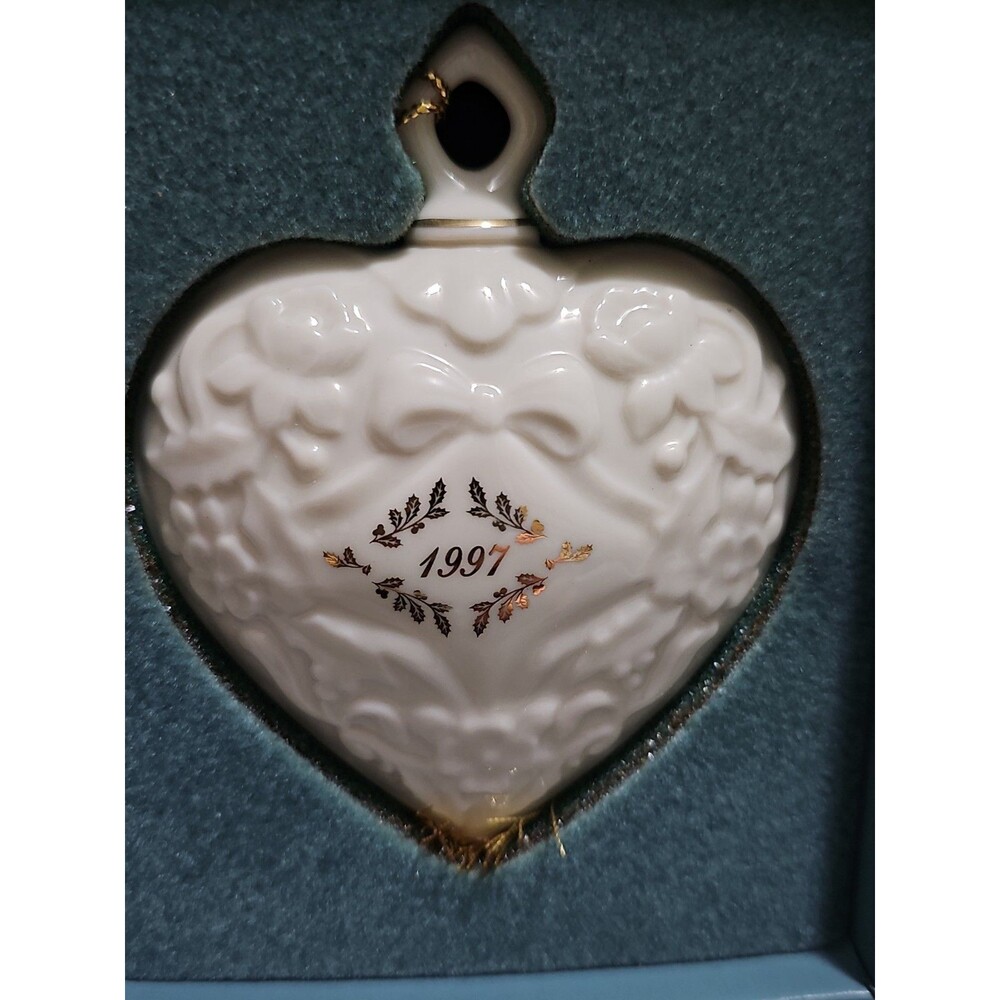 Mint Lenox 1997 Annual Christmas Ornament Puffy Embossed Heart